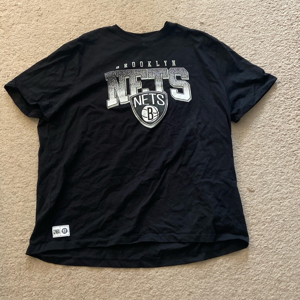 NWOT Men’s Brooklyn Nets Shirt